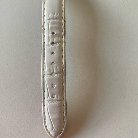 Style & Co Gold Diamond and White Leather Round Face  Watch EUC - Picture 4 of 8